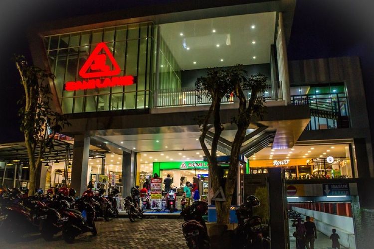 Murni Swalayan: Jantung Belanja Cilacap yang Tak Pernah Pudar